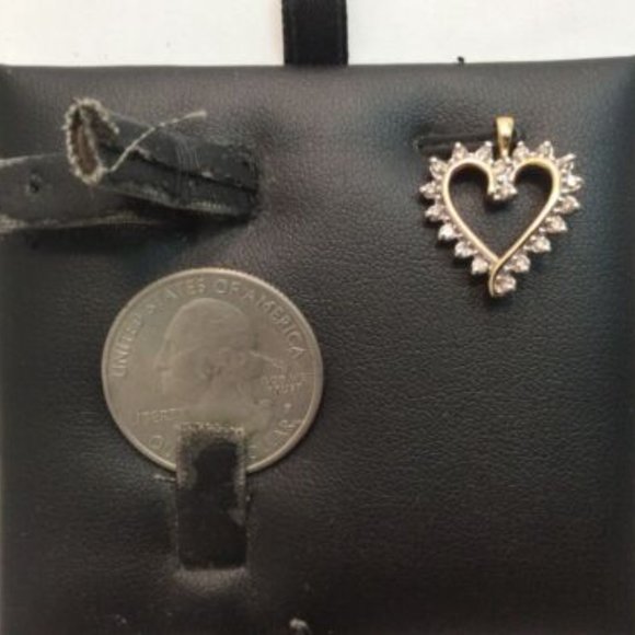 LADIES 10K REAL SOLID GOLD REAL DIAMOND HEART CHARM PENDANT 1.8GR   .20CT - Picture 5 of 8